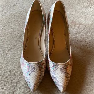 Women’s faux snakeskin pumps